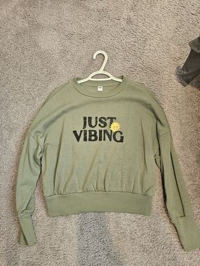 Old Navy Graphic Crewneck Sweatshirt